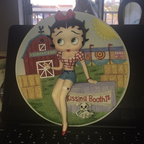 Betty Boop Accessories - Betty Boop (Kissing booth Collector 3D Plate